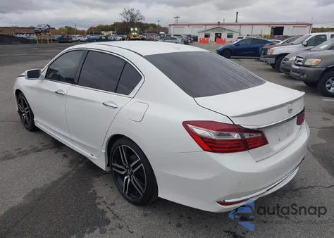 2017 Honda Accord Touring V6 z USA, uszkodzony, nr VIN 1HGCR3F91HA019349